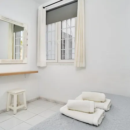 Apto B-a Almoraide 3* 네르하